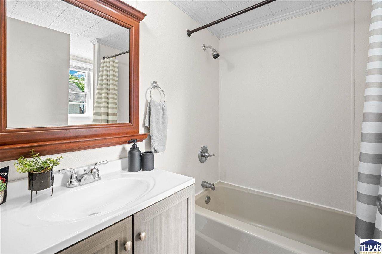 1250 Collett Ave, Terre Haute, IN 47804