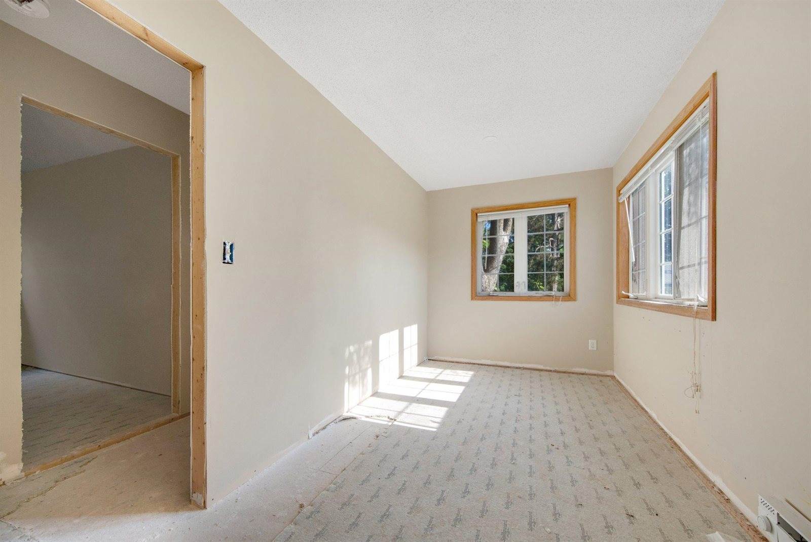 627 9th Avenue NW, New Brighton, MN 55112