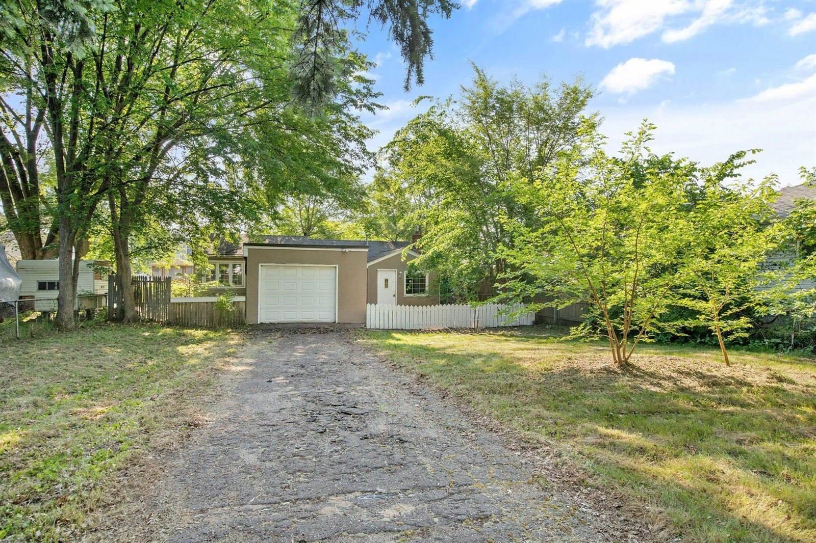 627 9th Avenue NW, New Brighton, MN 55112