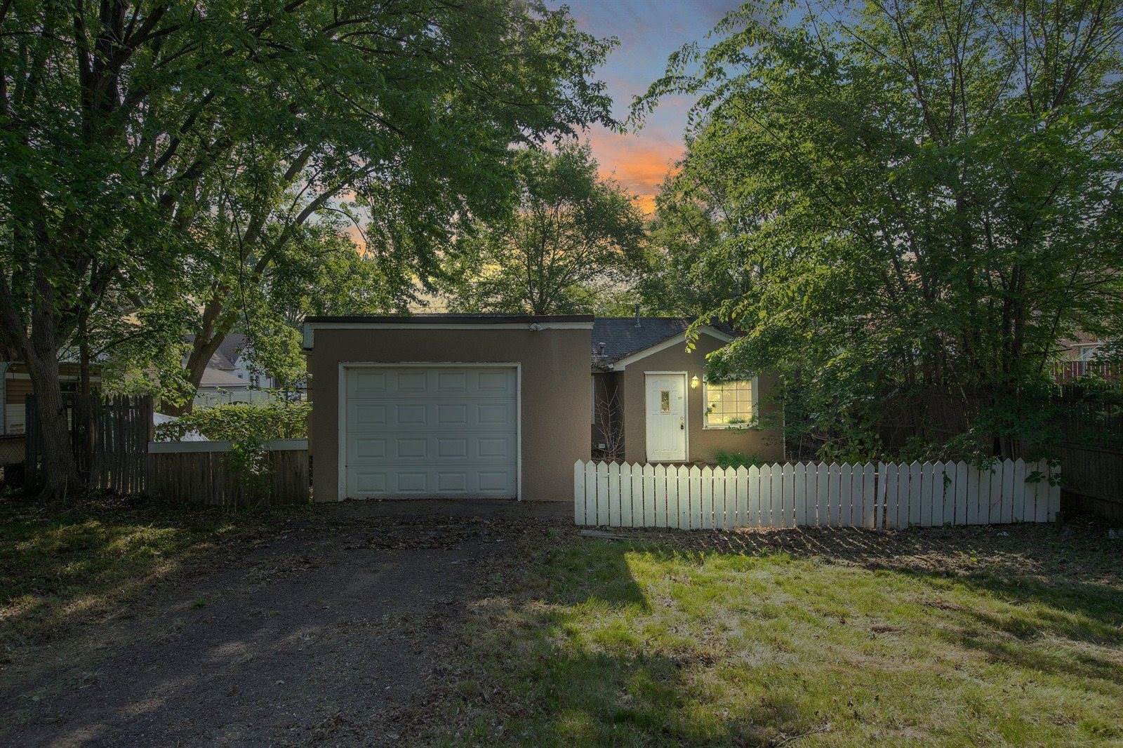 627 9th Avenue NW, New Brighton, MN 55112