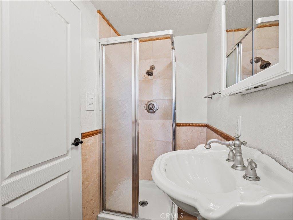 27545 Santa Clarita Road, Saugus, CA 91350