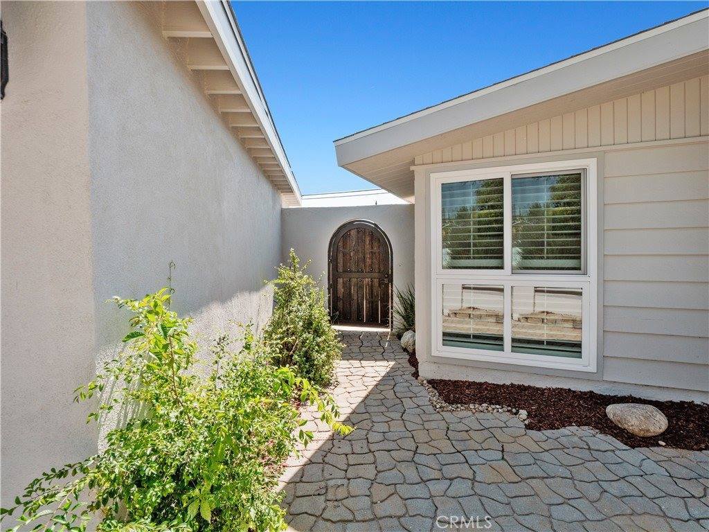 27545 Santa Clarita Road, Saugus, CA 91350