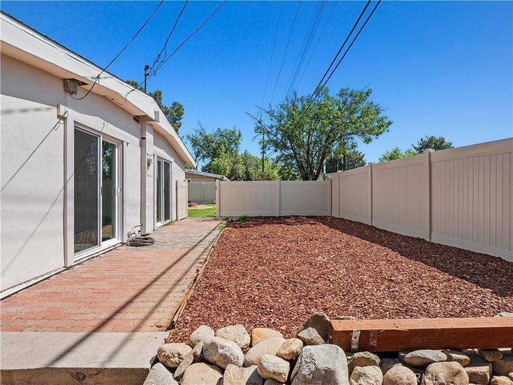 27545 Santa Clarita Road, Saugus, CA 91350