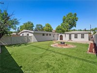 27545 Santa Clarita Road, Saugus, CA 91350