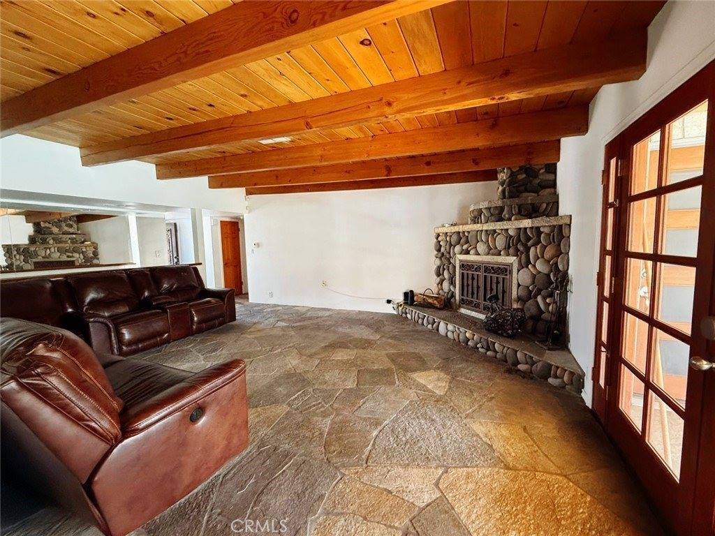 7029 Bellaire Avenue, North Hollywood, CA 91605