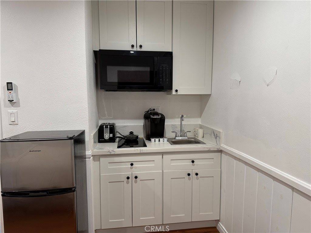 7029 Bellaire Avenue, North Hollywood, CA 91605