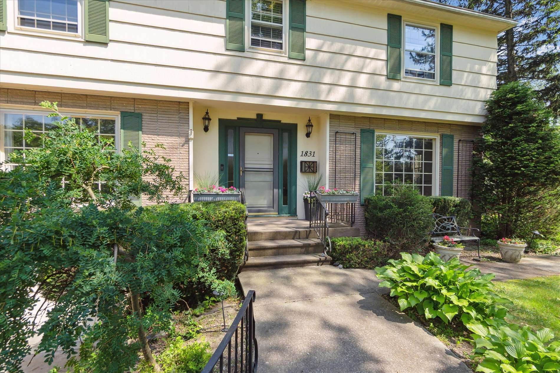 1831 Hampden Road, Flint, MI 48503