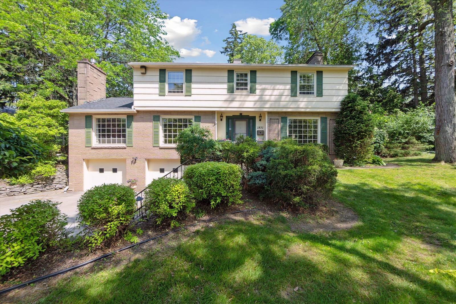 1831 Hampden Road, Flint, MI 48503