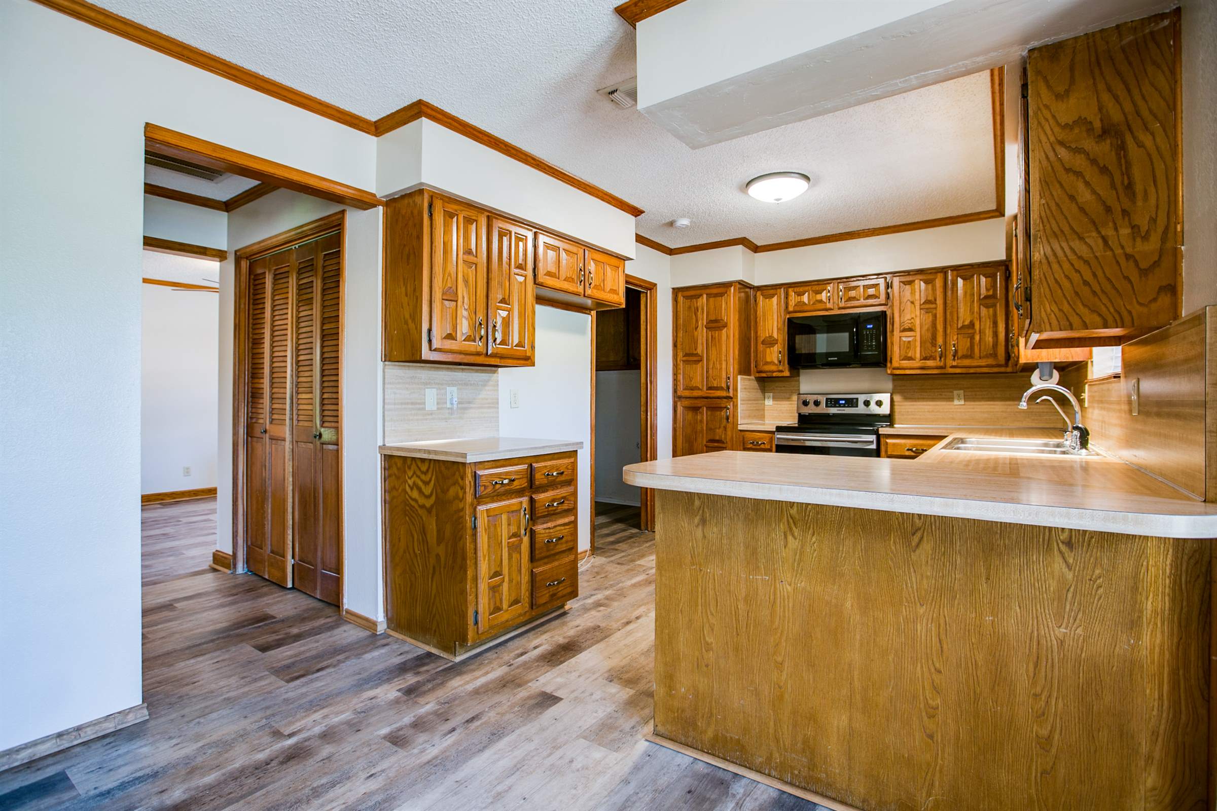 3325 Shadyhill Dr, San Angelo, TX 76904