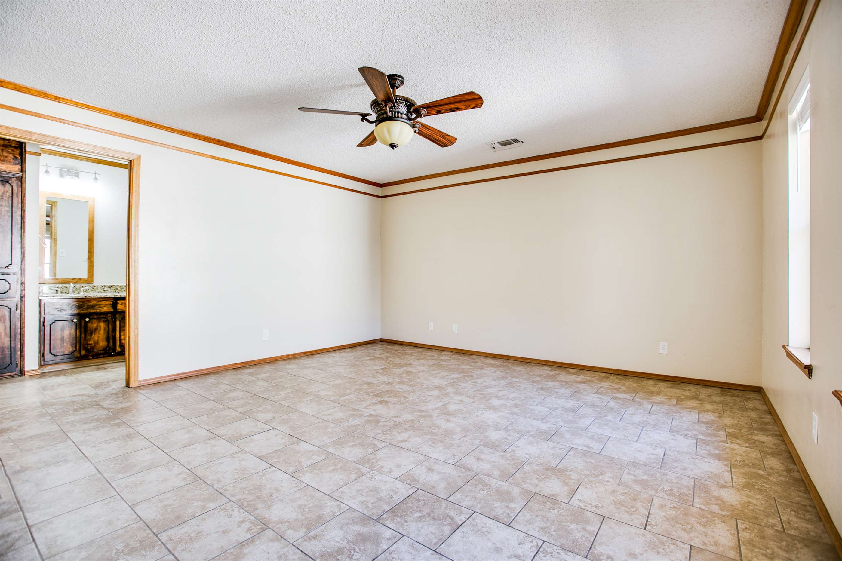 3325 Shadyhill Dr, San Angelo, TX 76904