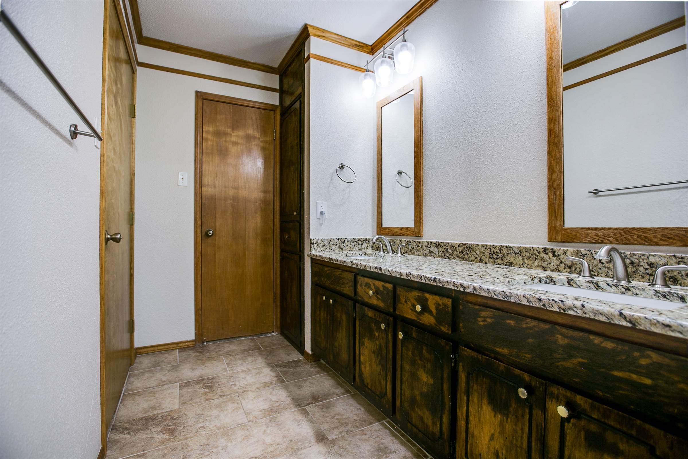 3325 Shadyhill Dr, San Angelo, TX 76904