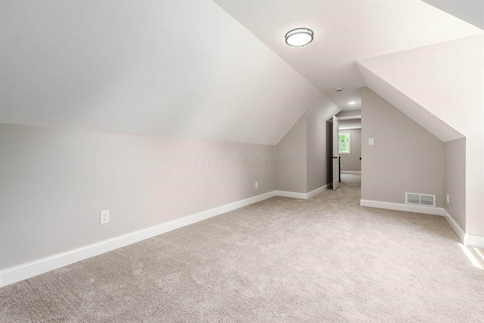 1120 Fairway Boulevard, Columbus, OH 43213