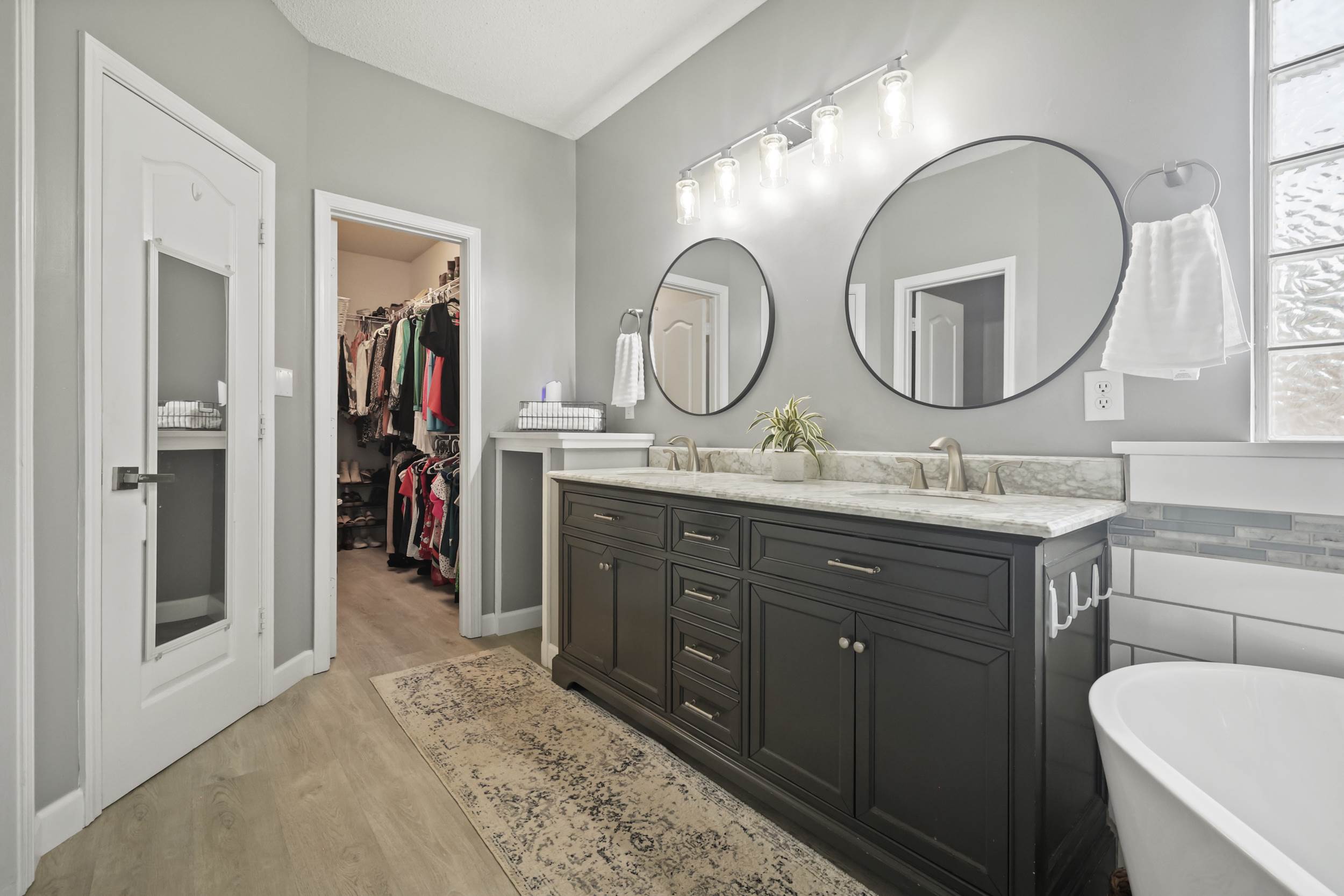 3002 Creekwood Cir, Ocean Springs, MS 39564