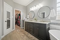 3002 Creekwood Cir, Ocean Springs, MS 39564