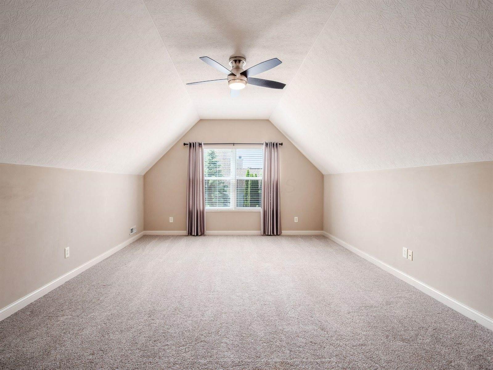 5995 Meehan Road, Dublin, OH 43016