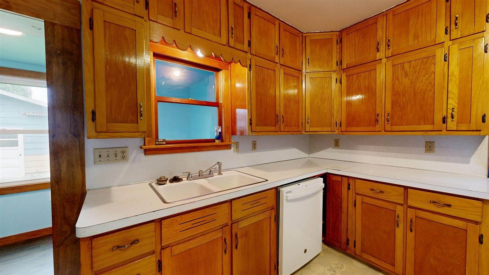 576 Pine Ave, Hillsboro, WI 54634