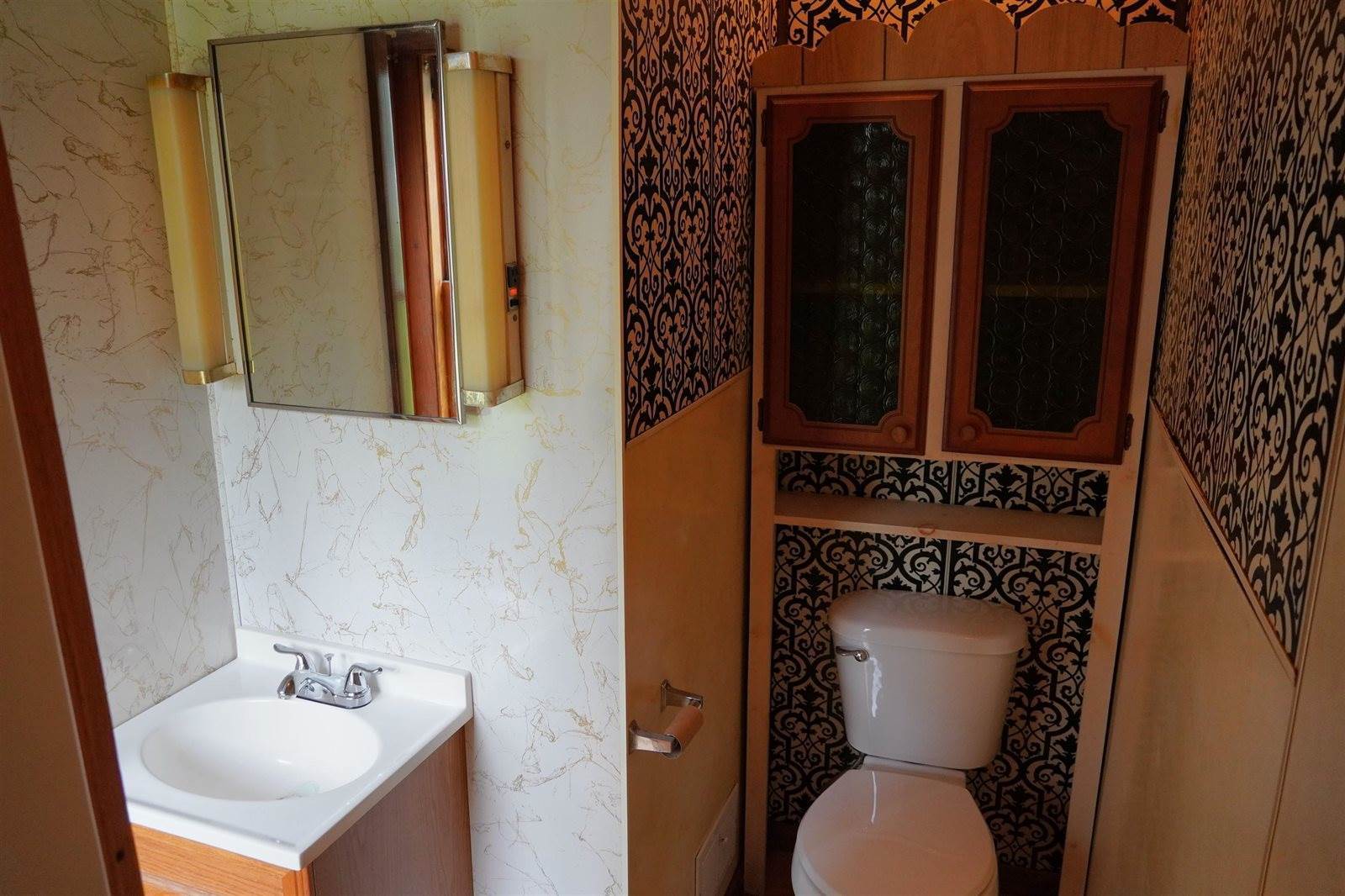 576 Pine Ave, Hillsboro, WI 54634