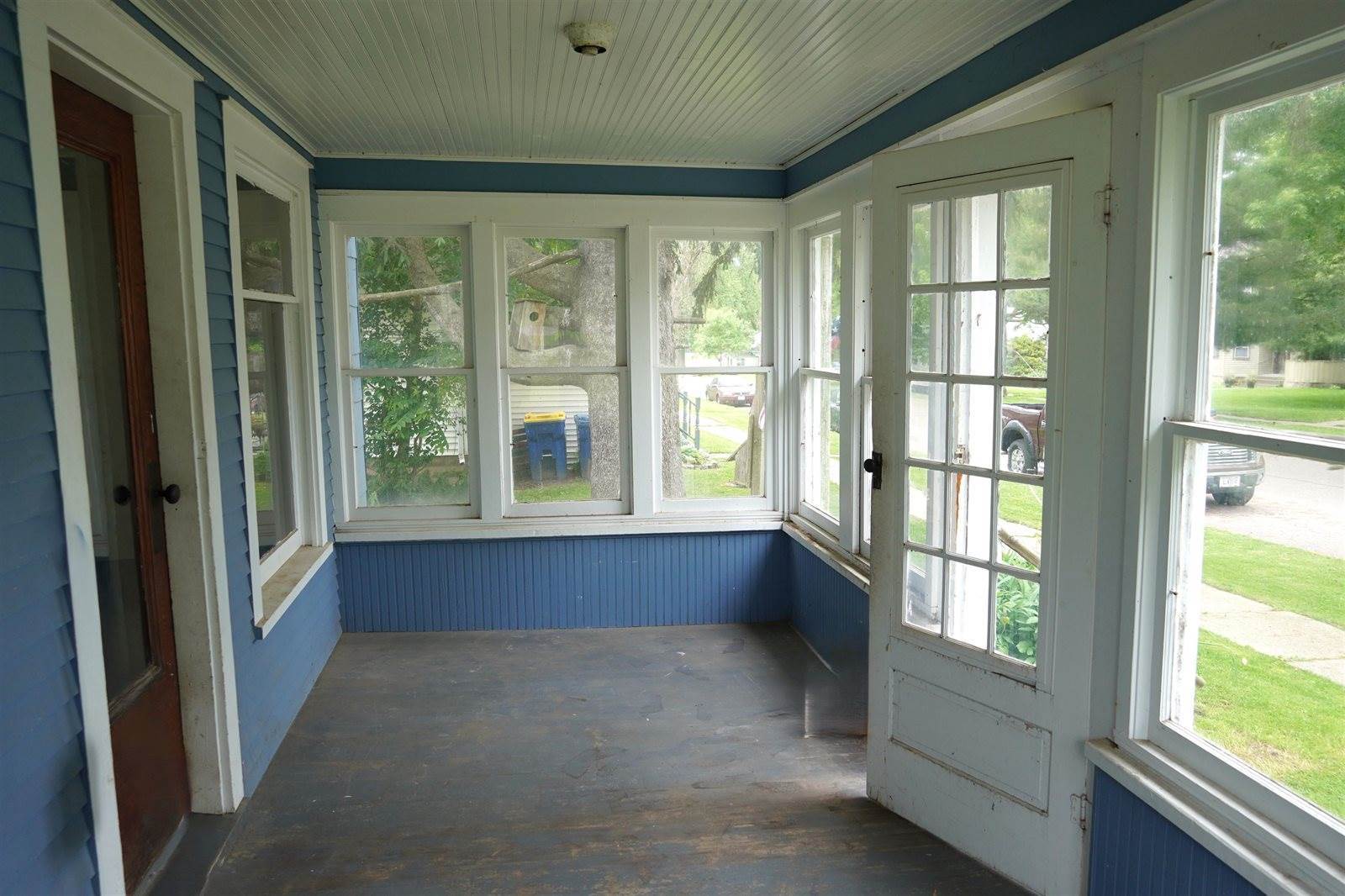 576 Pine Ave, Hillsboro, WI 54634