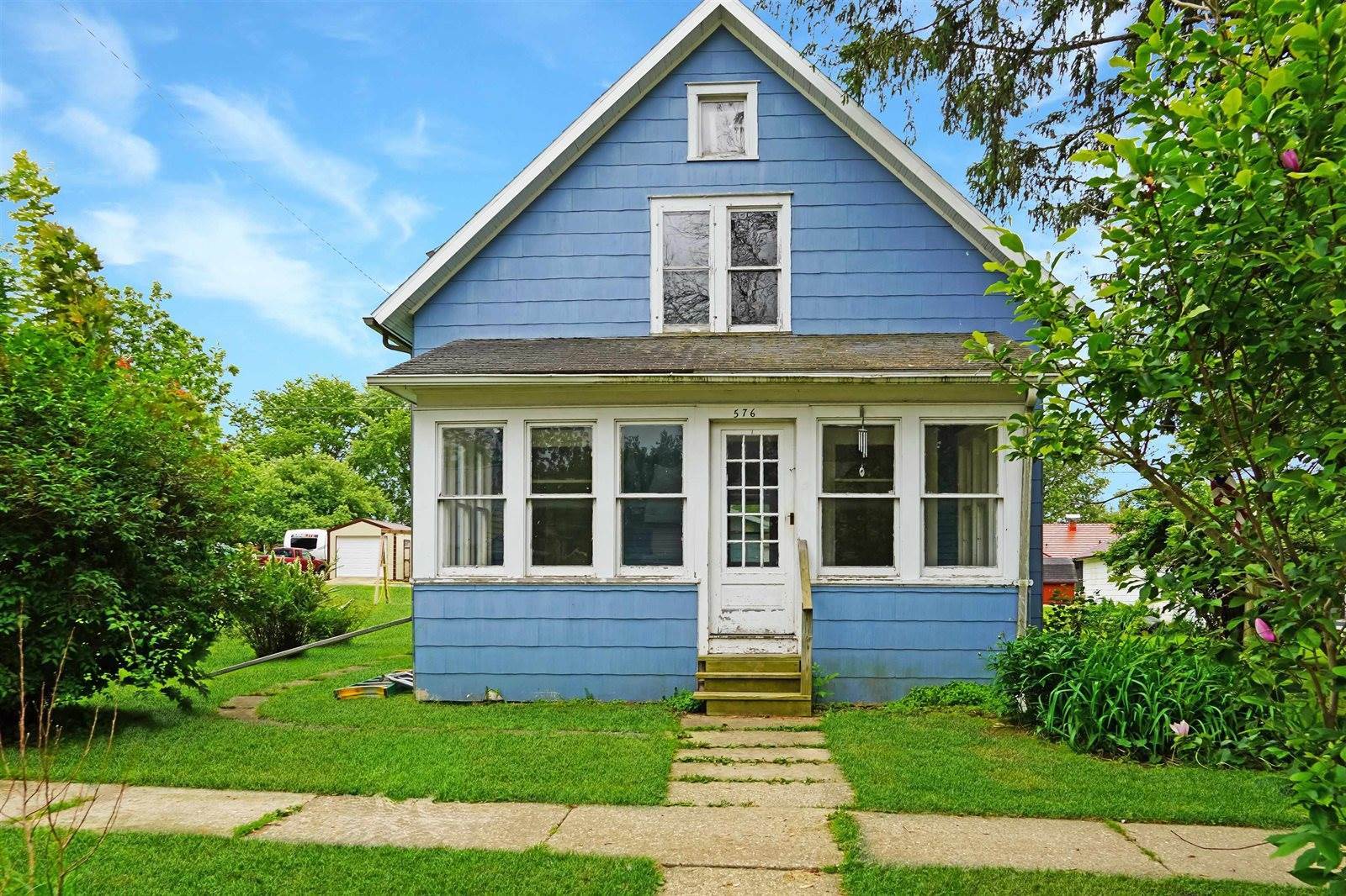 576 Pine Ave, Hillsboro, WI 54634