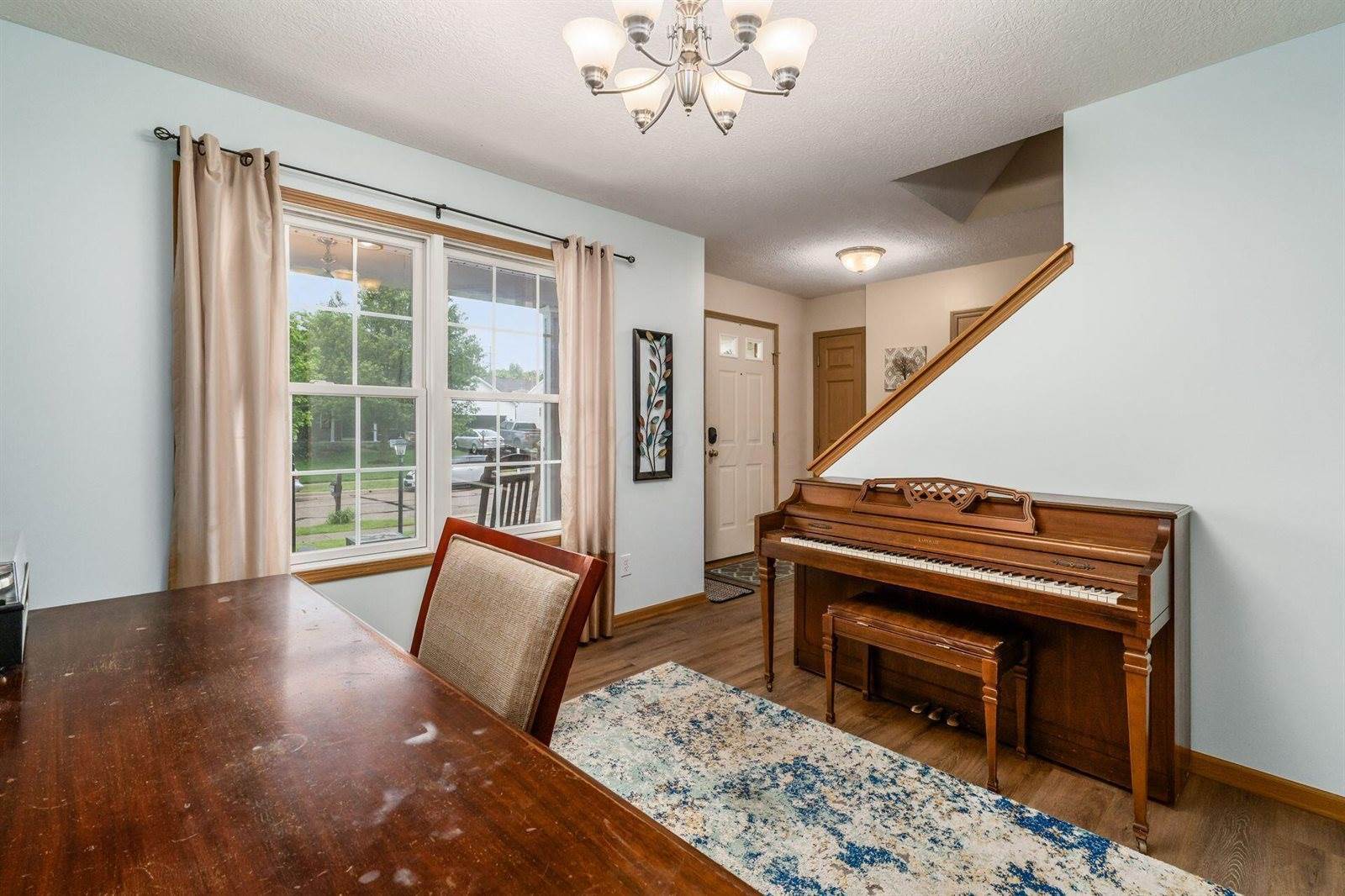 1390 Harold Stewart Parkway, Pataskala, OH 43062