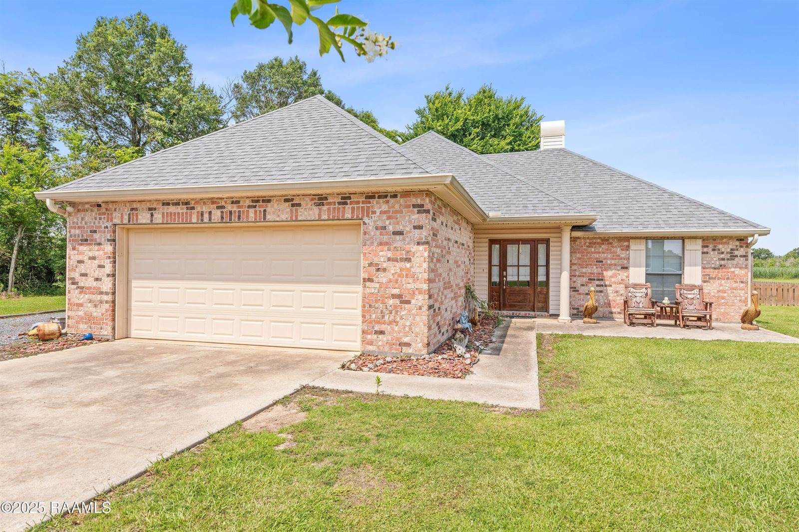 404 Camelot Hill Drive, Youngsville, LA 70592