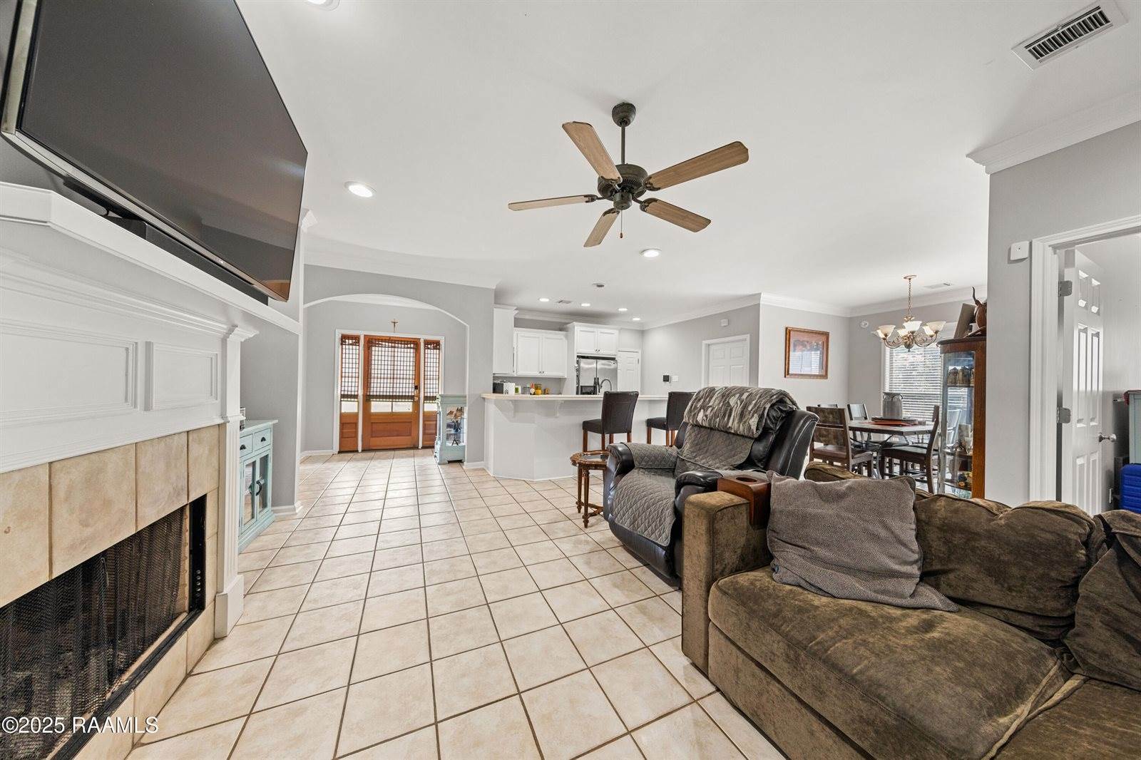 404 Camelot Hill Drive, Youngsville, LA 70592