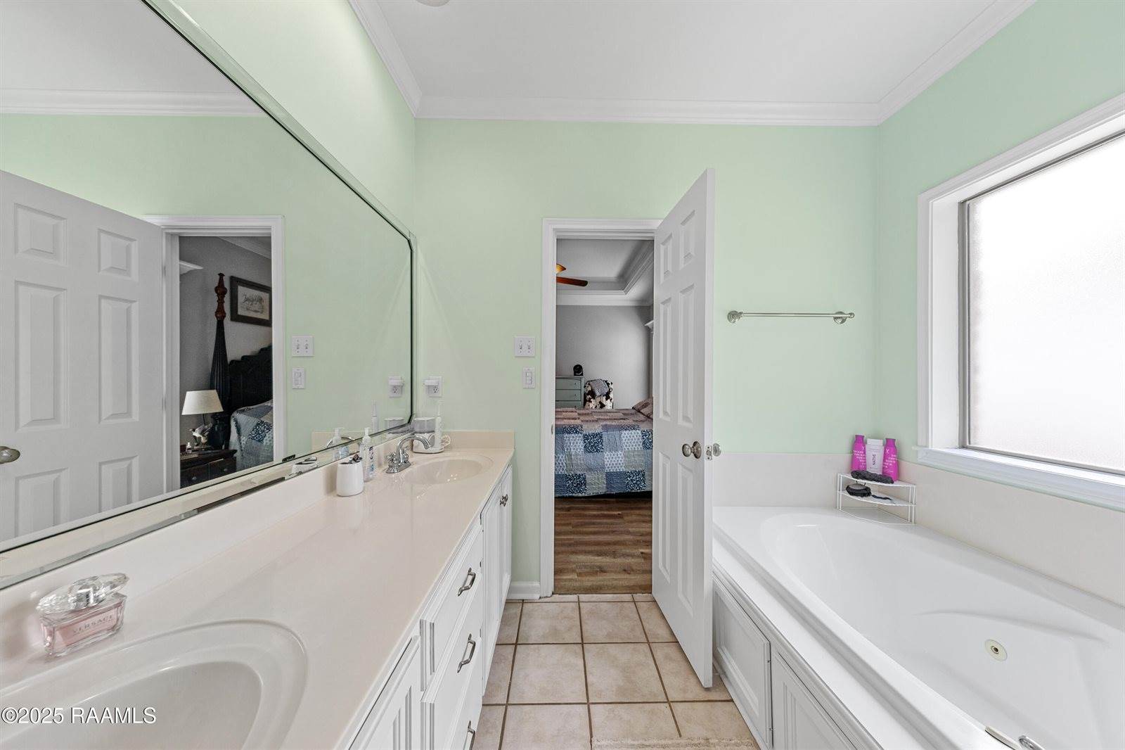 404 Camelot Hill Drive, Youngsville, LA 70592