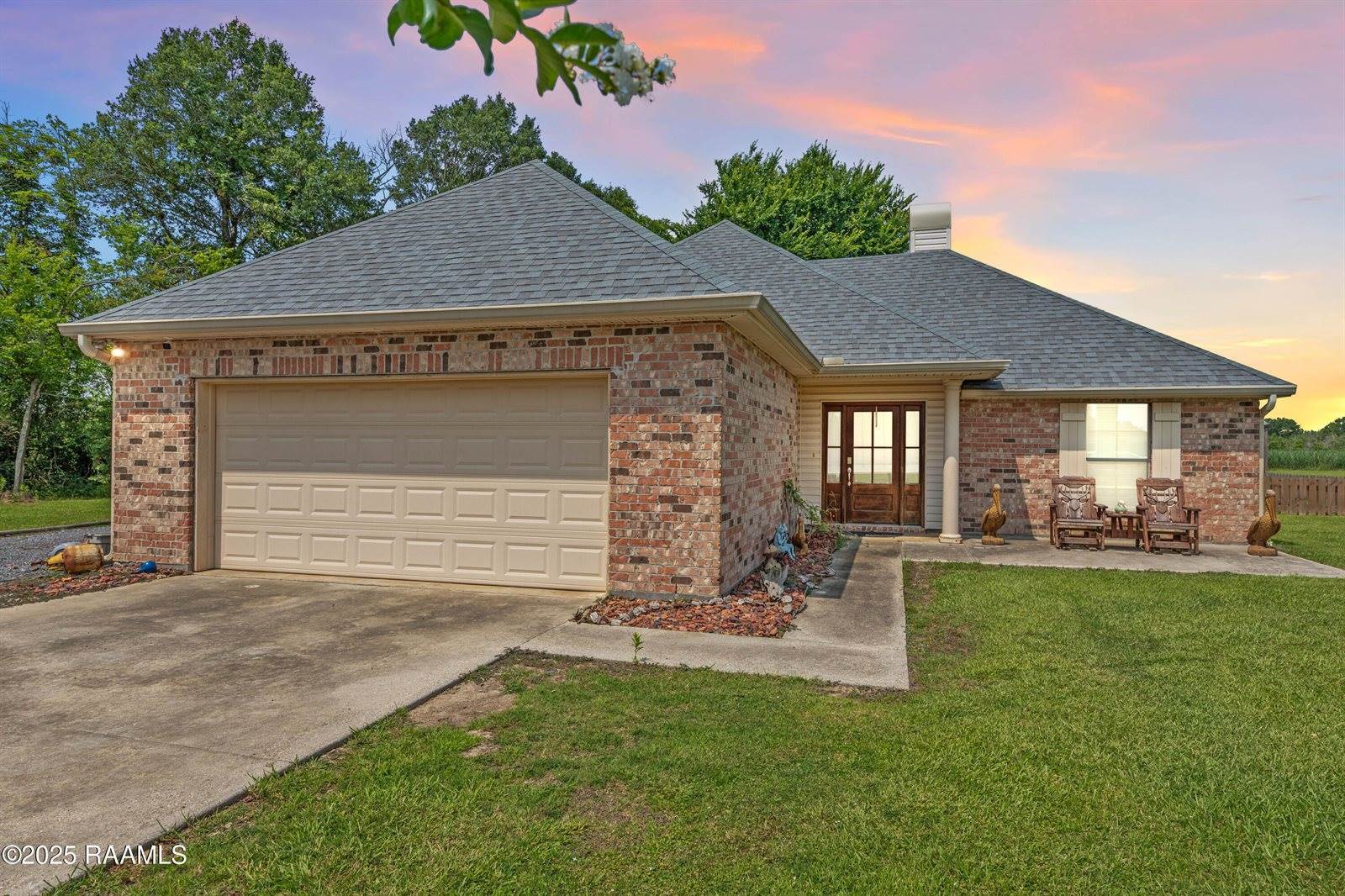 404 Camelot Hill Drive, Youngsville, LA 70592