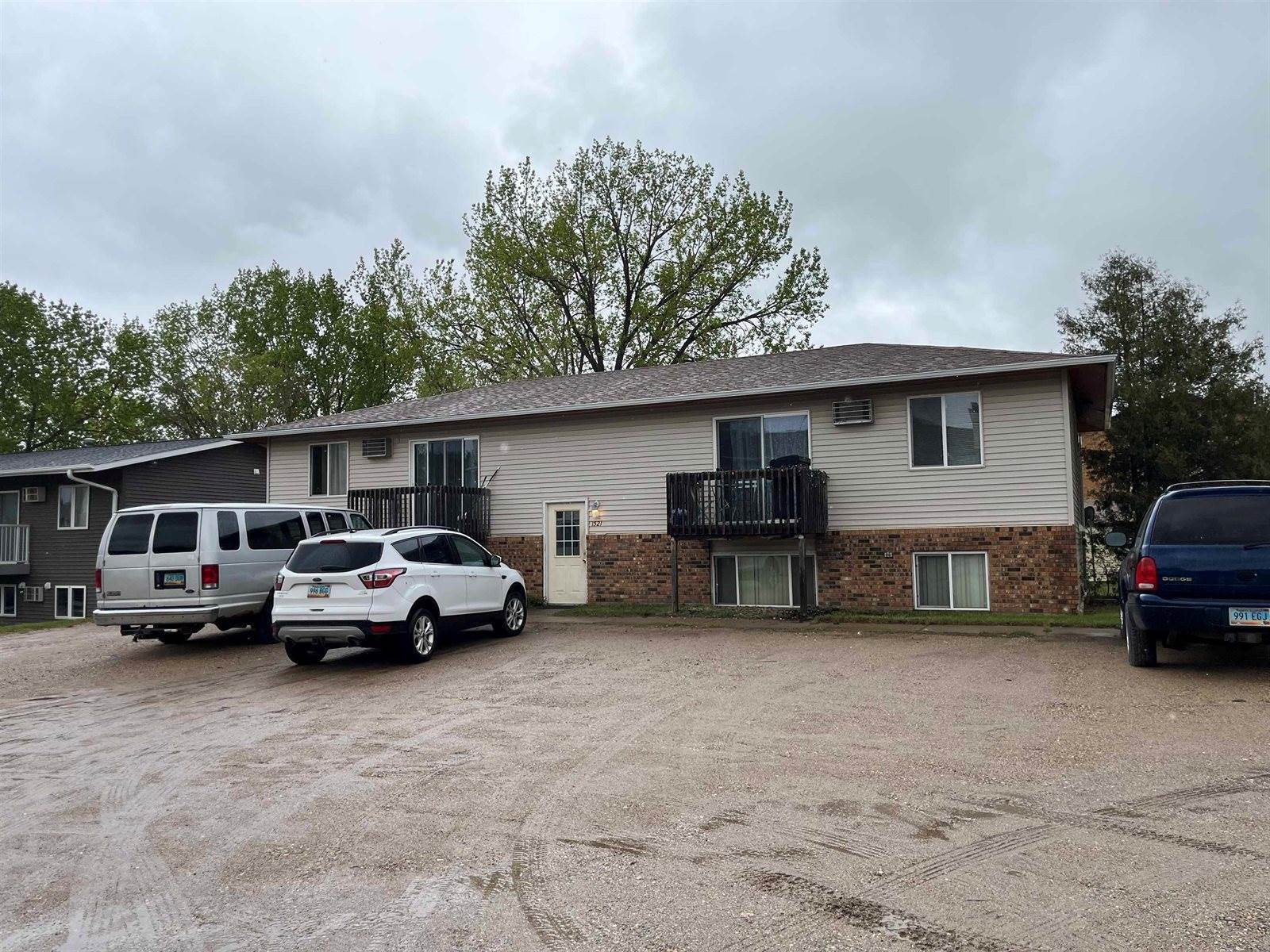 1521 NW 12th St NW, Minot, ND 58703