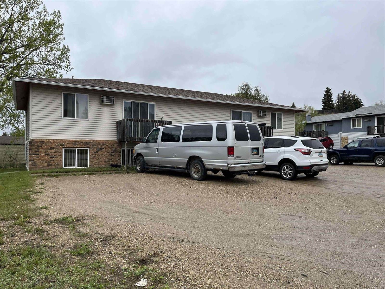 1521 NW 12th St NW, Minot, ND 58703