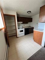 1521 NW 12th St NW, Minot, ND 58703