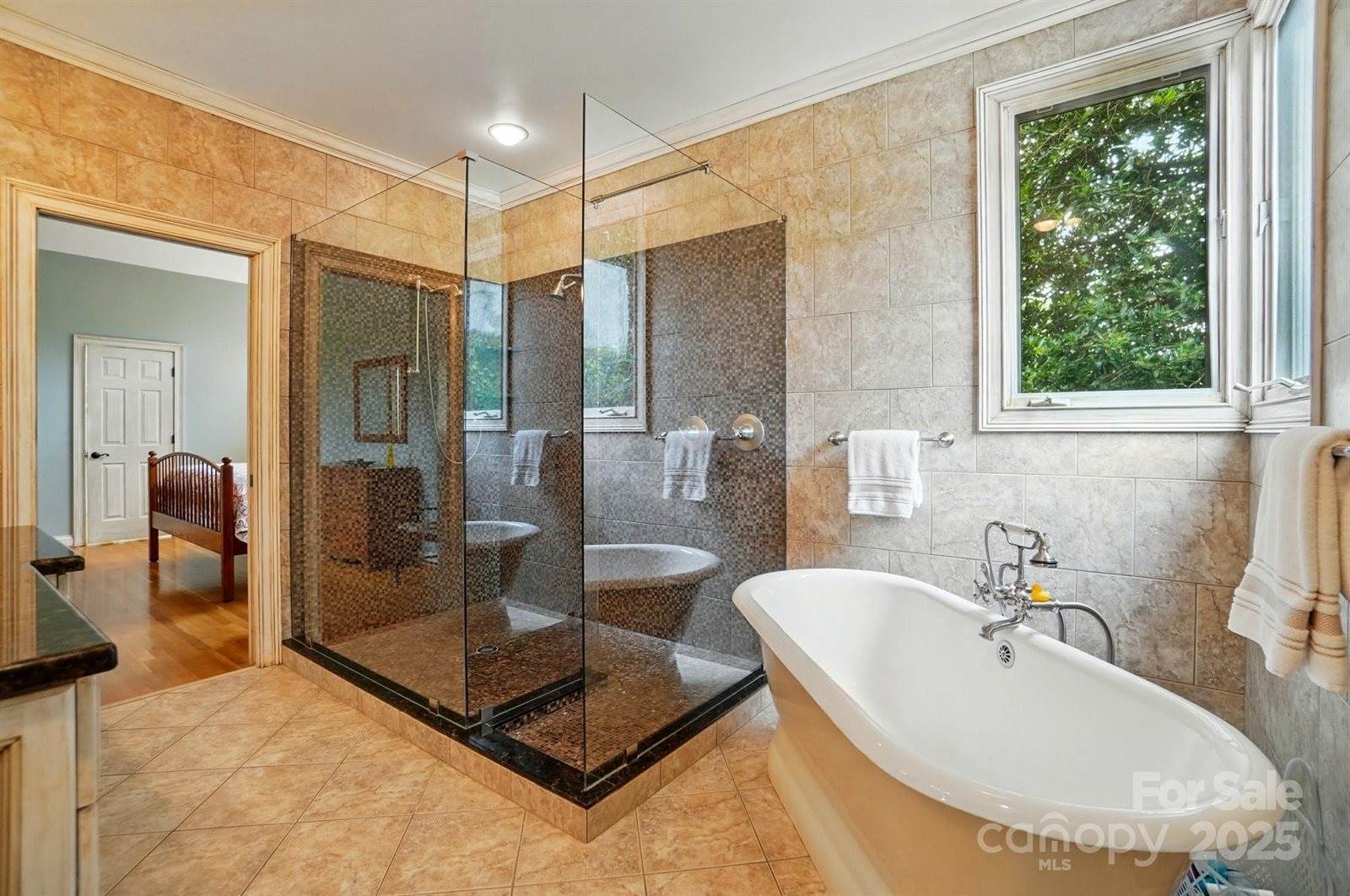 1042 Heather Glen Drive, Matthews, NC 28104