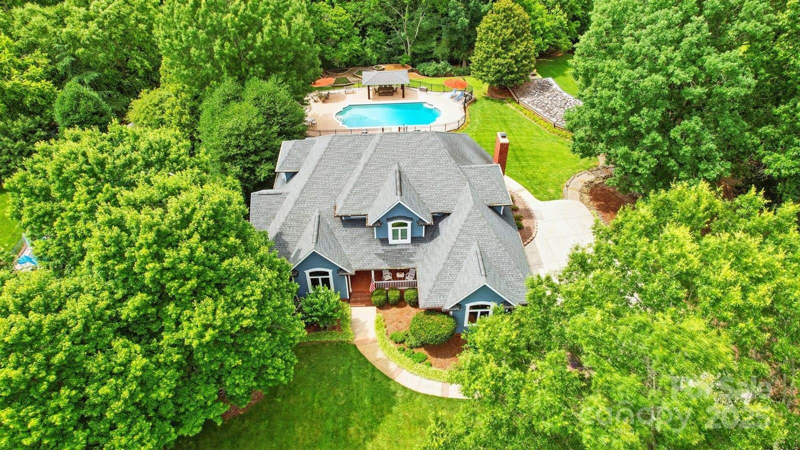1042 Heather Glen Drive, Matthews, NC 28104