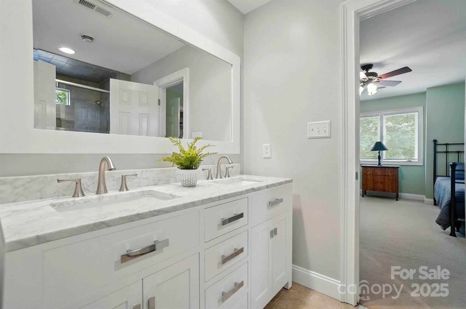 1042 Heather Glen Drive, Matthews, NC 28104