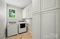 1042 Heather Glen Drive, Matthews, NC 28104