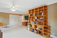 1042 Heather Glen Drive, Matthews, NC 28104