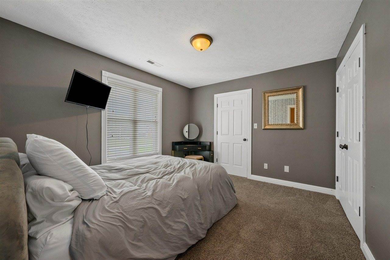 431 Preakness Way, Bowling Green, KY 42104