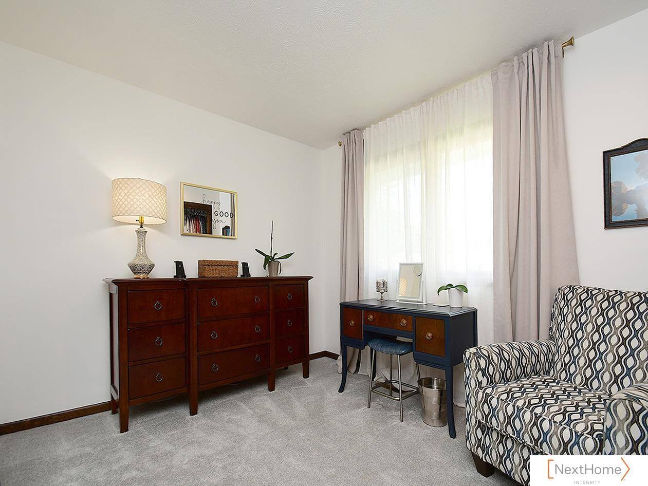 5827 Skylark Lane, Lincoln, NE 68516