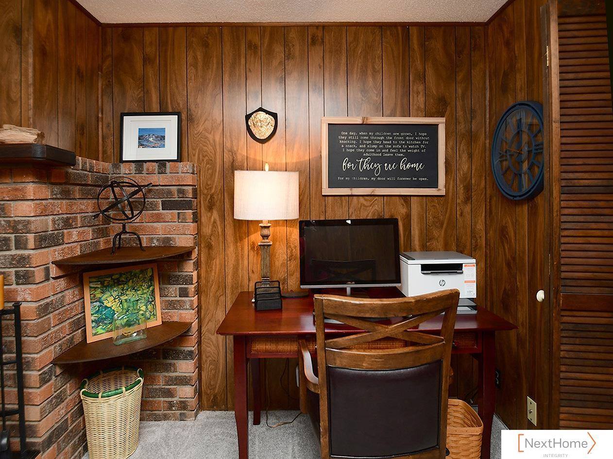 5827 Skylark Lane, Lincoln, NE 68516