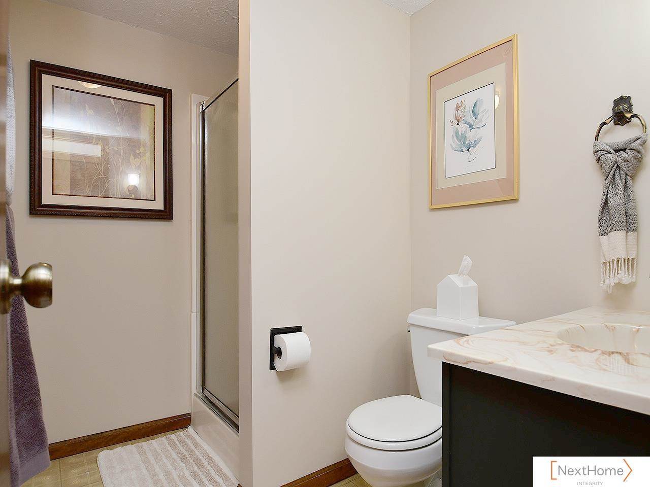 5827 Skylark Lane, Lincoln, NE 68516