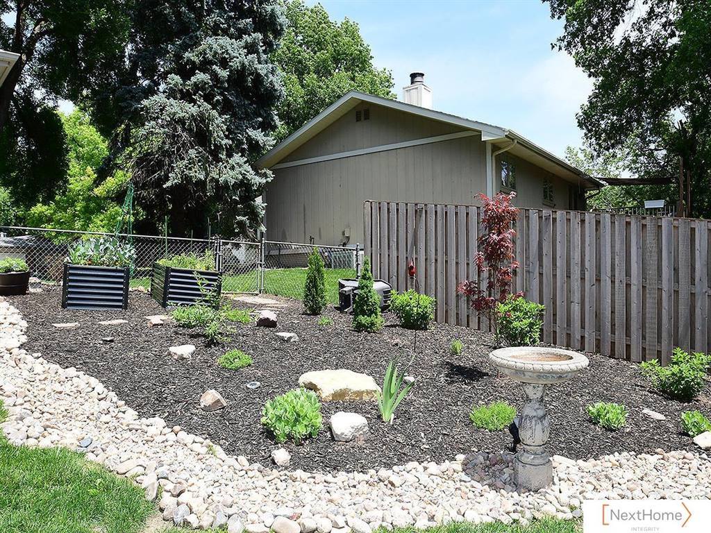 5827 Skylark Lane, Lincoln, NE 68516