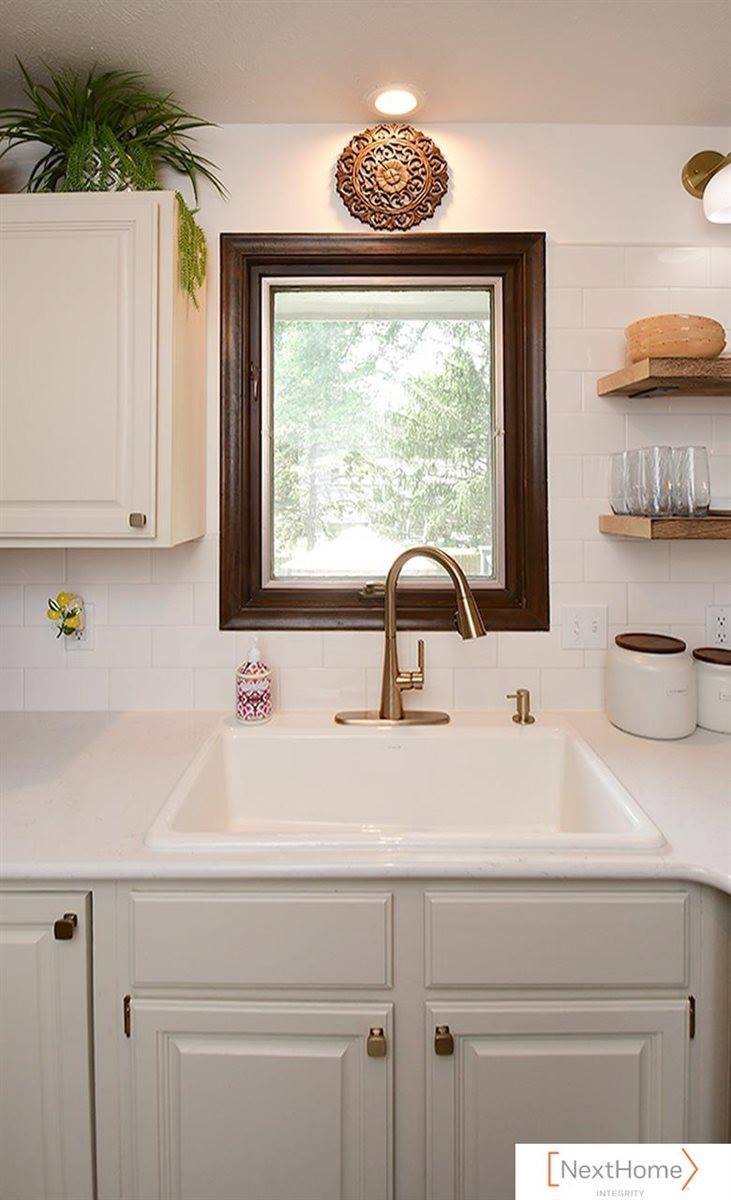 5827 Skylark Lane, Lincoln, NE 68516