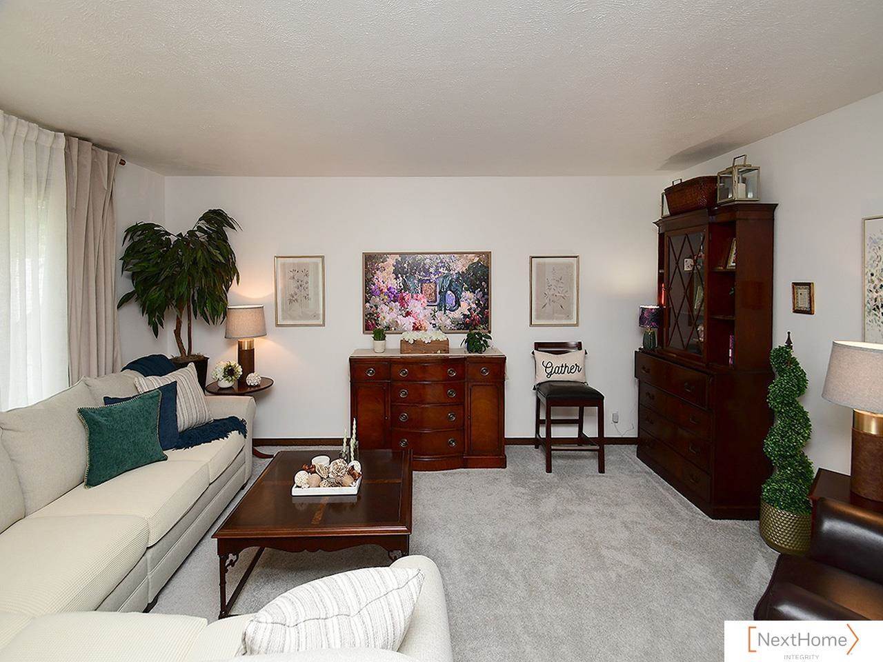 5827 Skylark Lane, Lincoln, NE 68516