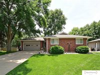 5827 Skylark Lane, Lincoln, NE 68516
