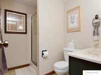 5827 Skylark Lane, Lincoln, NE 68516