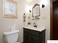 5827 Skylark Lane, Lincoln, NE 68516