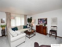 5827 Skylark Lane, Lincoln, NE 68516