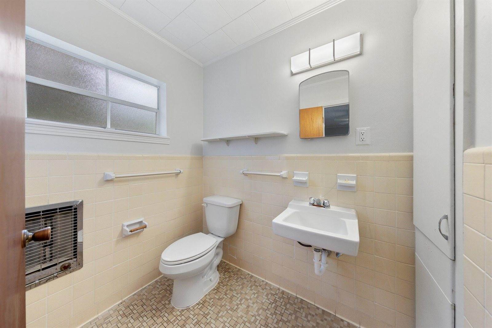 194 Oaklawn Square, DeFuniak Springs, FL 32435