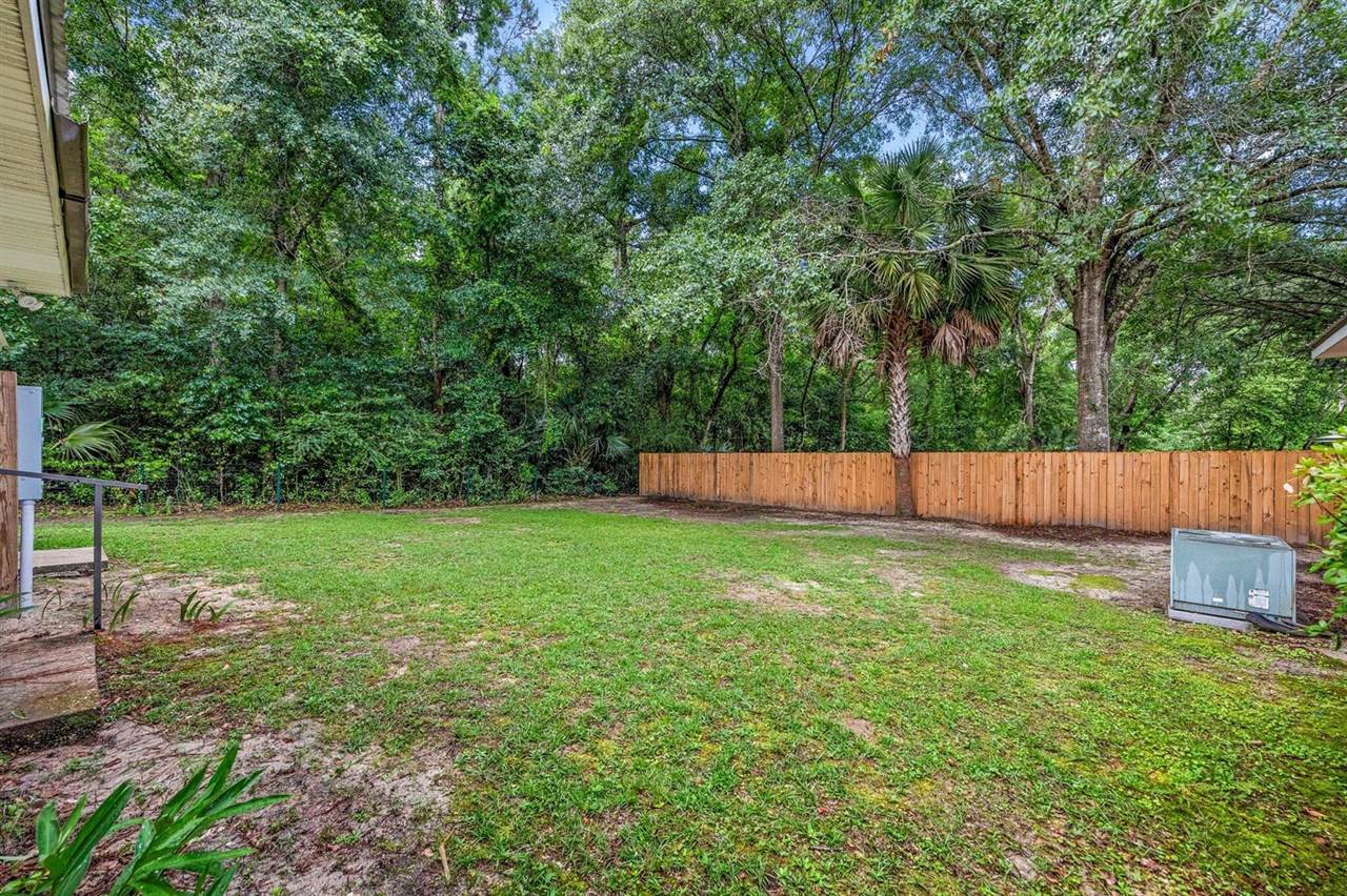 194 Oaklawn Square, DeFuniak Springs, FL 32435