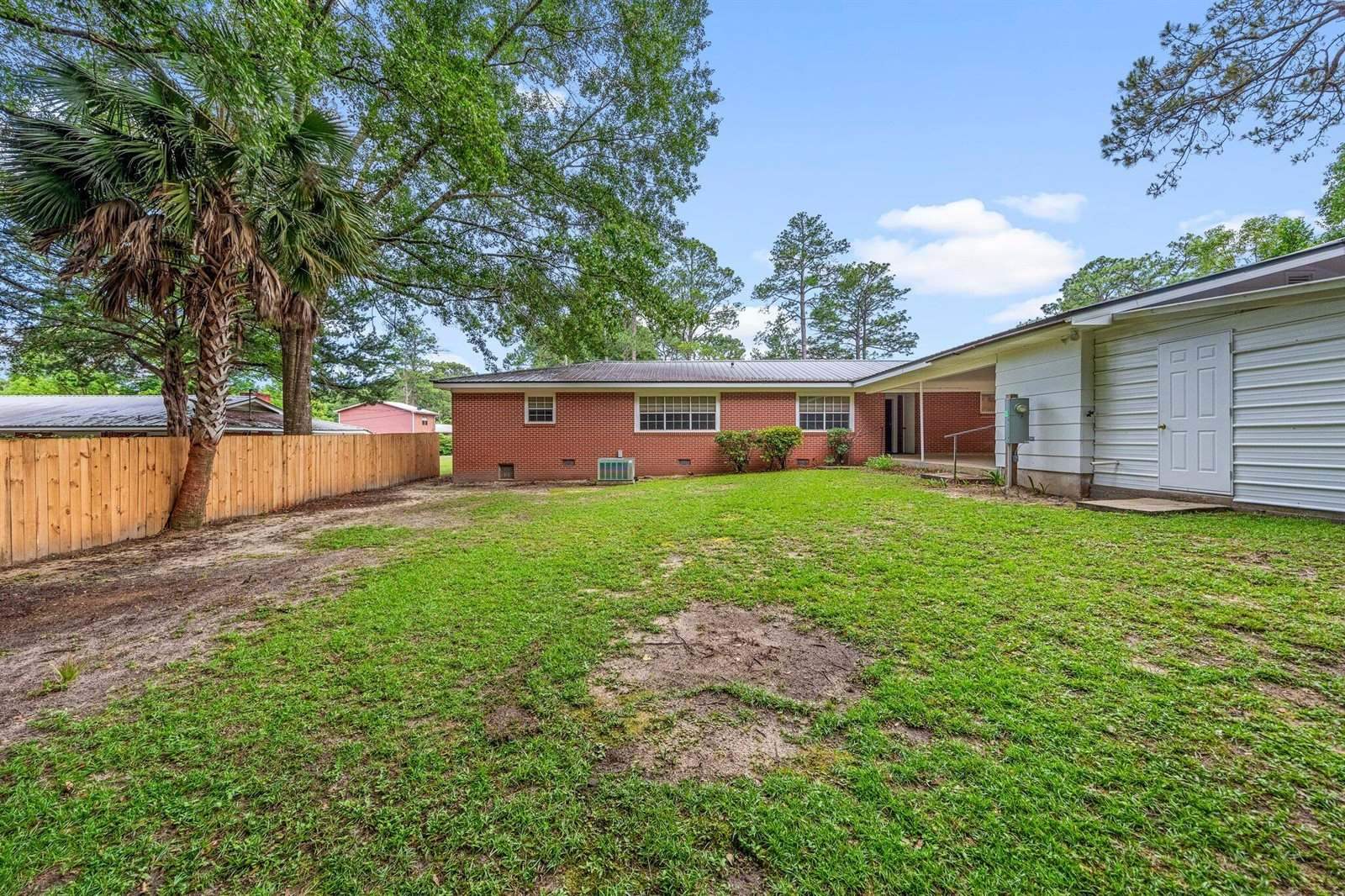 194 Oaklawn Square, DeFuniak Springs, FL 32435